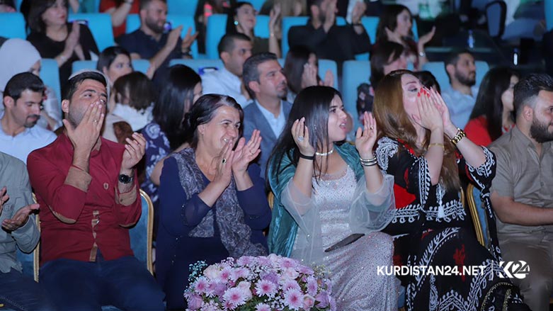 به‌ وێنه‌.. كۆنسێرتی هونه‌رمه‌ند عه‌دنان كه‌ریم له‌ هه‌ولێر ببینه‌